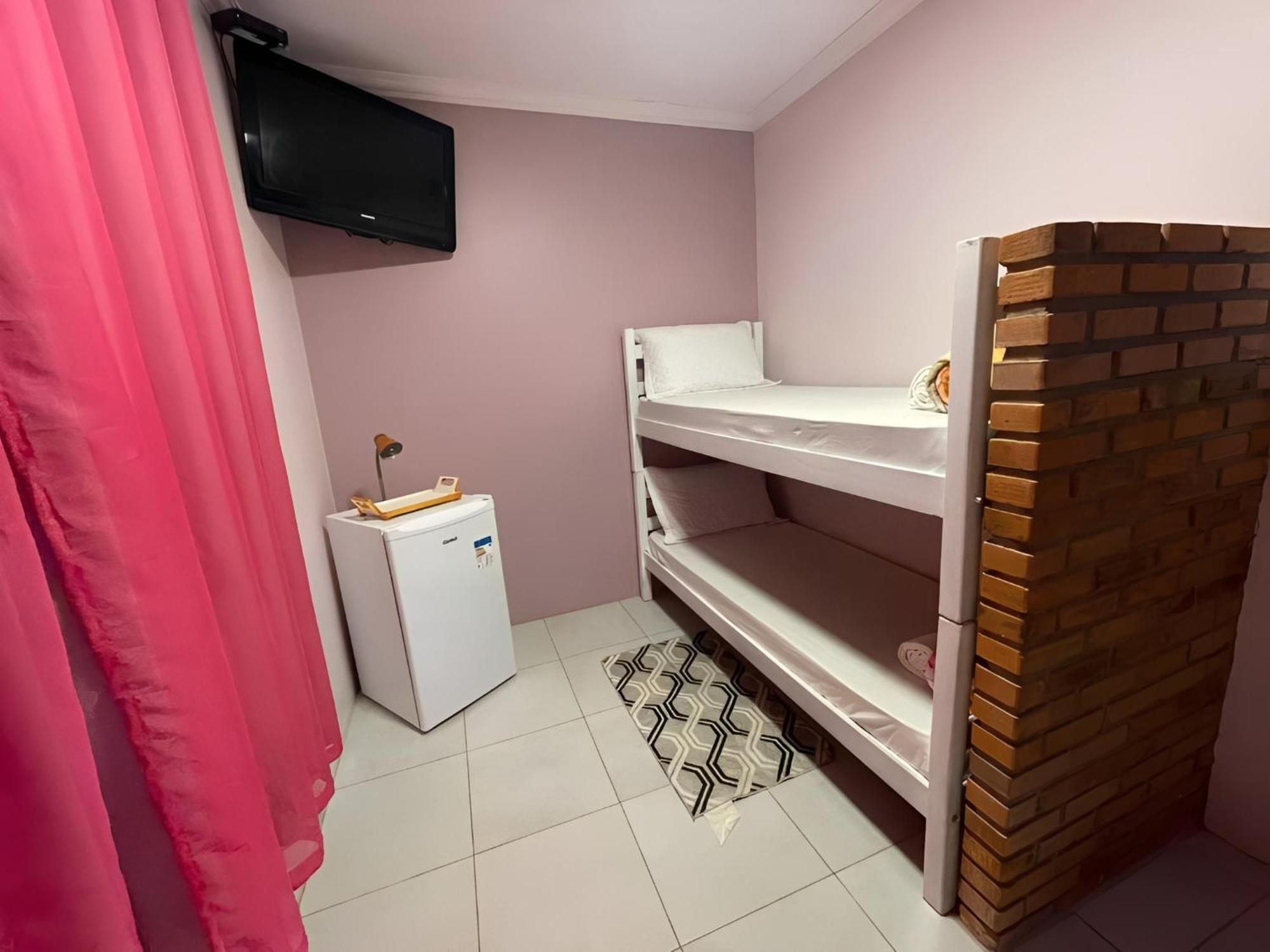 Hostel House Santinho - Florianopolis — Photos 1